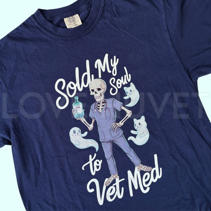 Sold My Soul to Vet Med T-shirt | Love Huvet